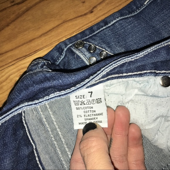 Liuces Dark Straight Leg Distressed Jeans 7 - Picture 5 of 8